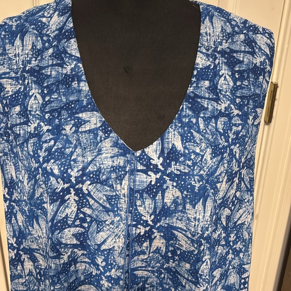 NorthStyle Plus Flyaway Top - Picture 3 of 12